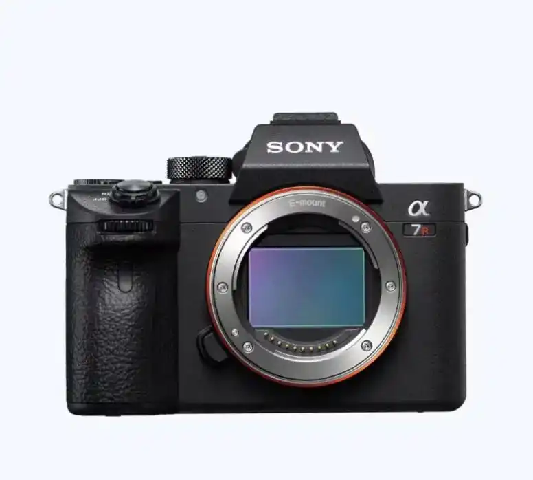 Sony Alpha A7R III + Tamron 28-75mm F/2.8 دست دو
