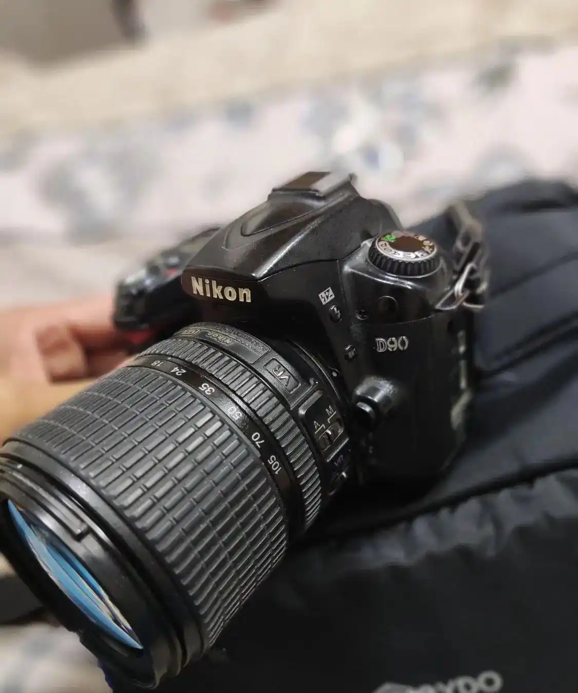 Nikon d90 دست دو