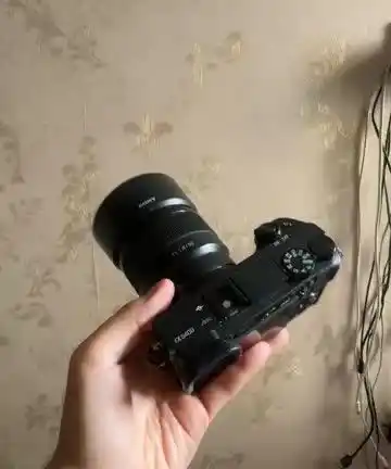 دوربین سونی a6400 دست دو