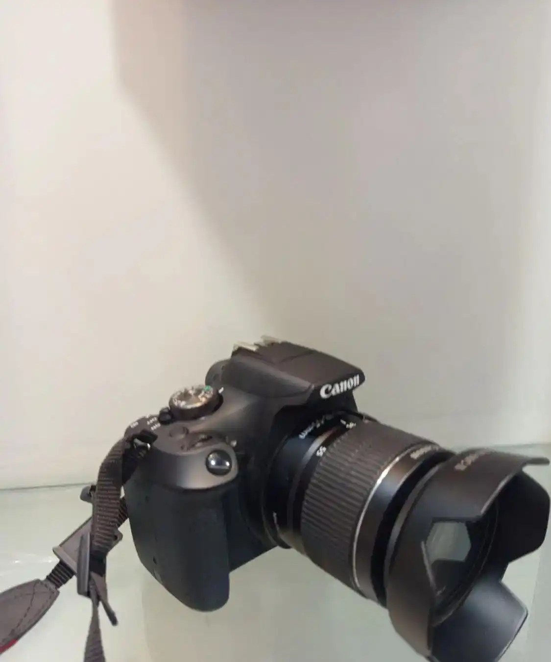 canon2000d دست دو