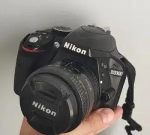 دوربین عکاسی نیکون D3300 / وبکم لاجیتک دست دوم