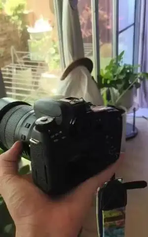 دوربین حرفه ای کانن | Canon 77D+18-55 دست دوم
