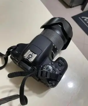 دوربین Canon 750d با لنز55-18 دست دوم